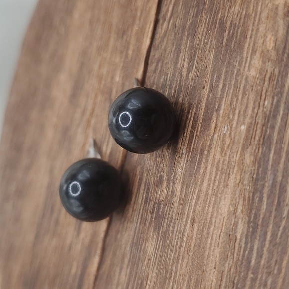 E340 chunky black bulb Gothic earrings nwt - Picture 1 of 2